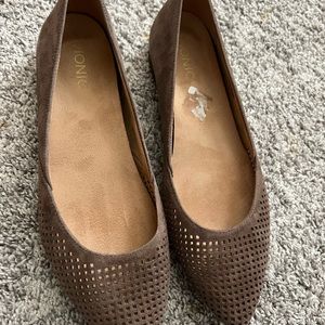 VIONIC gem posey flats-NEVER WORN